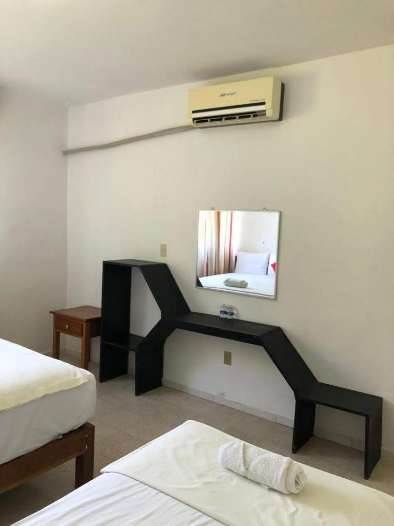 Hotel Los Leones Palenque Buitenkant foto