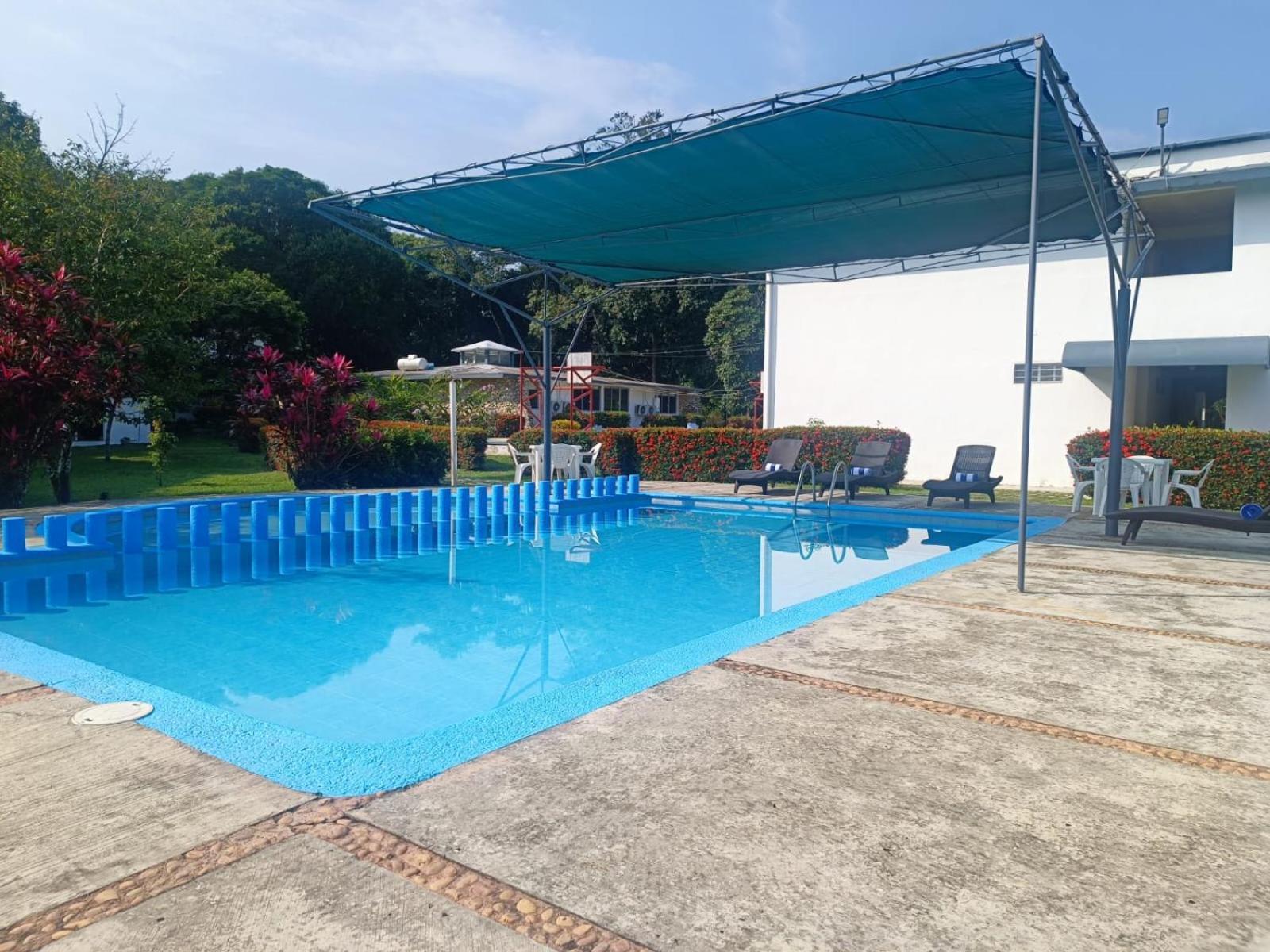 Hotel Los Leones Palenque Buitenkant foto