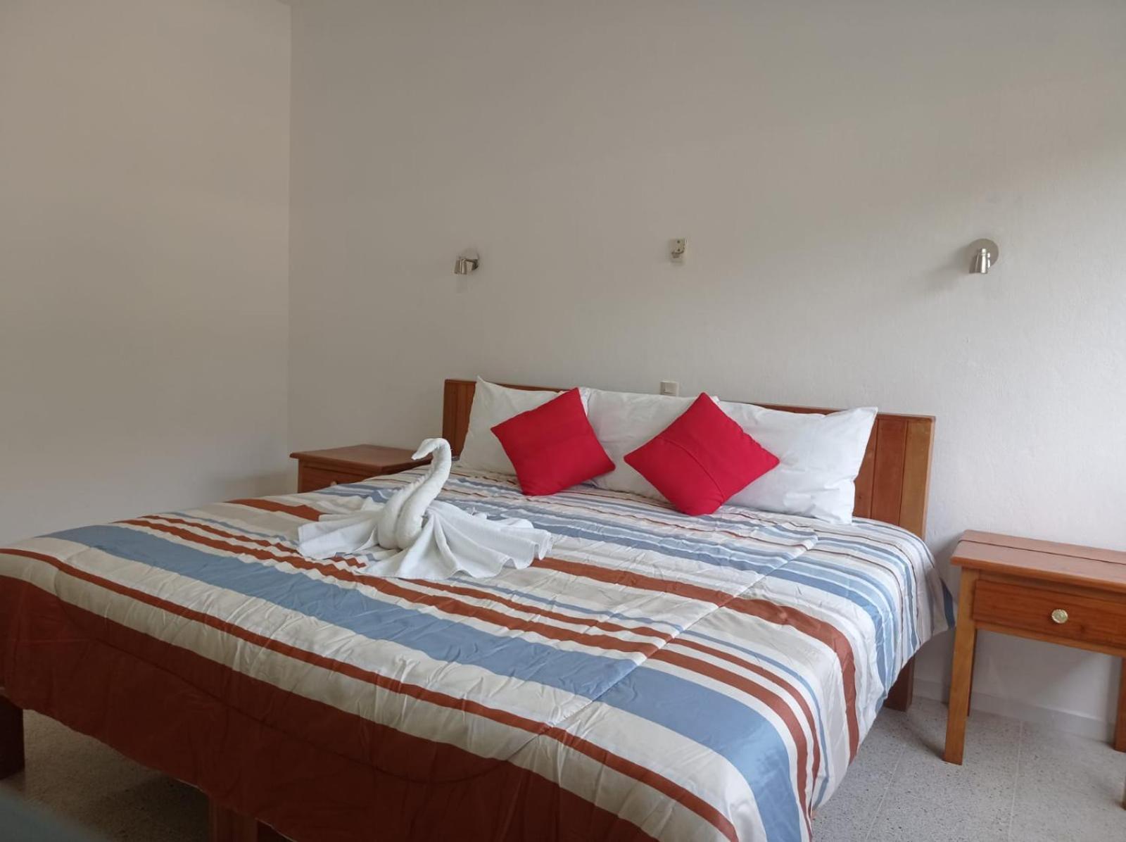 Hotel Los Leones Palenque Buitenkant foto