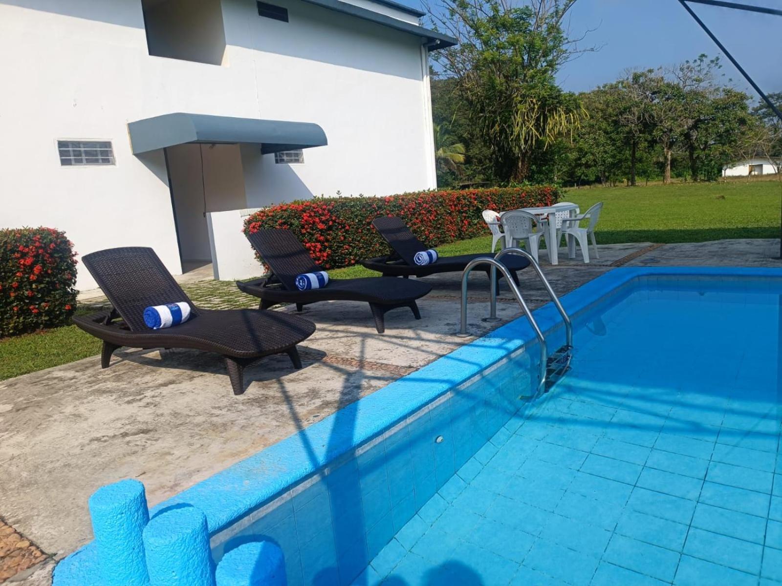 Hotel Los Leones Palenque Buitenkant foto