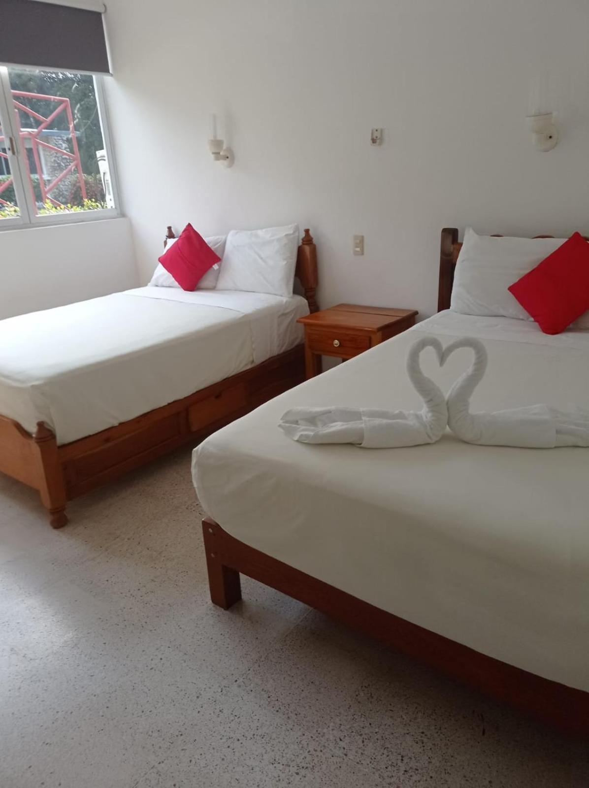 Hotel Los Leones Palenque Buitenkant foto
