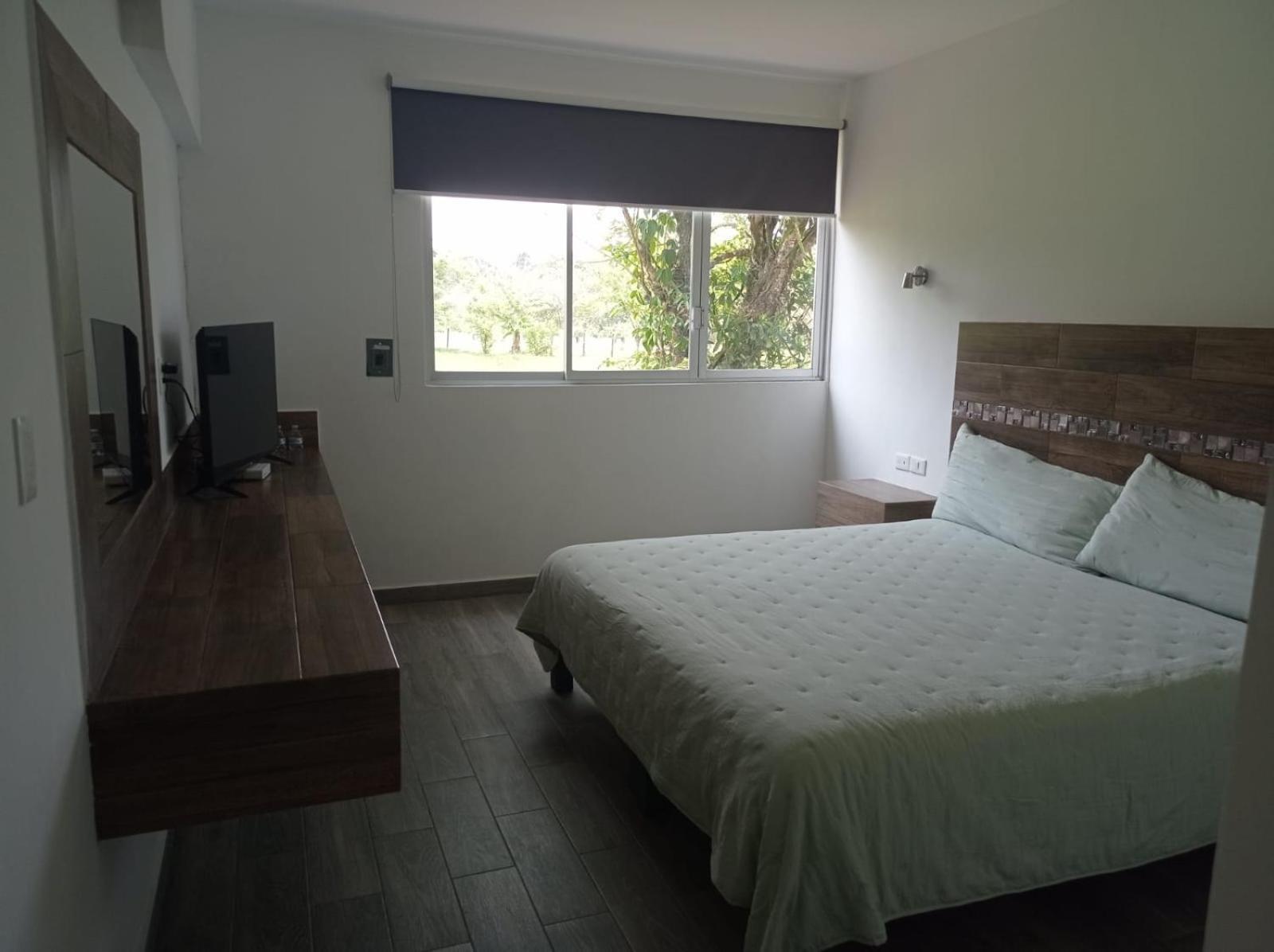 Hotel Los Leones Palenque Buitenkant foto